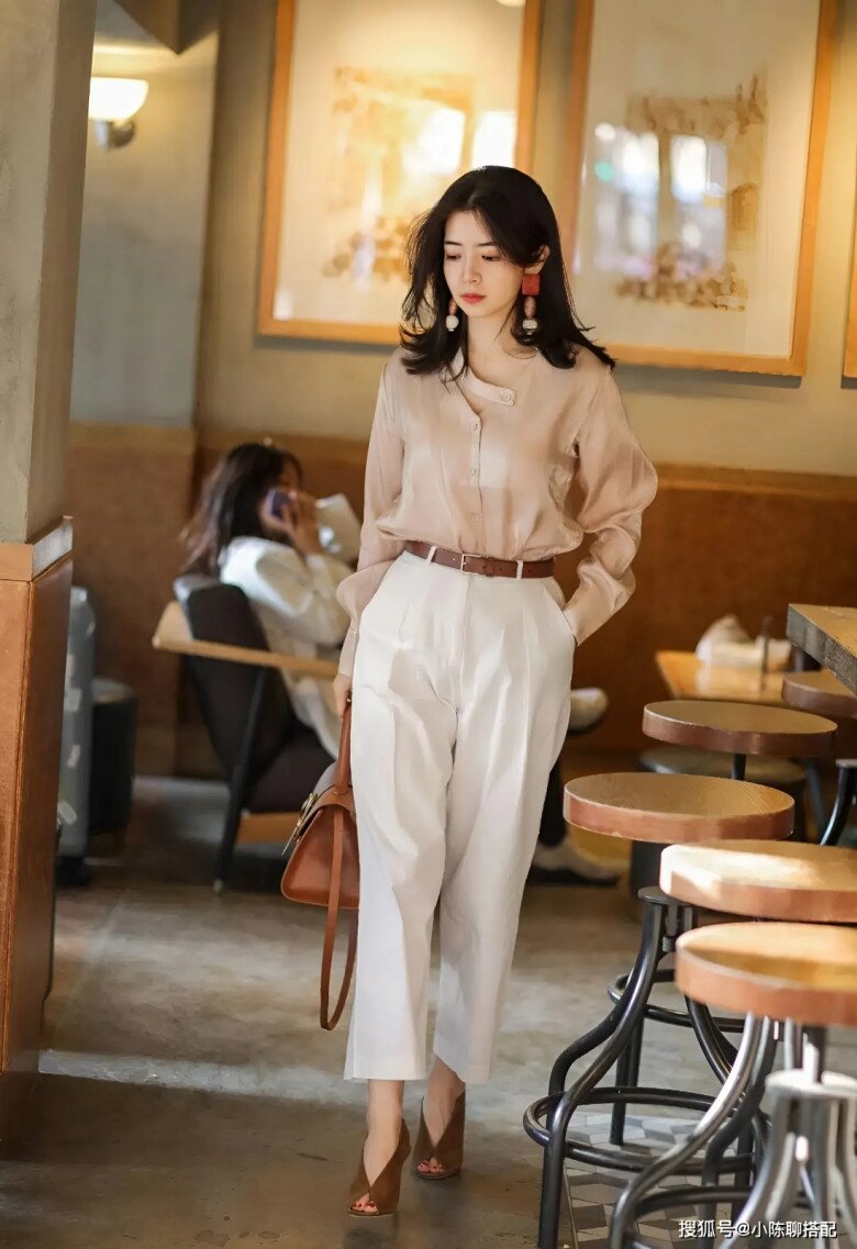 Chị em 30+ nên “tẩy chay” ngay 4 kiểu quần ống rộng này: Mặc vào trông vừa quê vừa kéo tụt chiều cao - 6