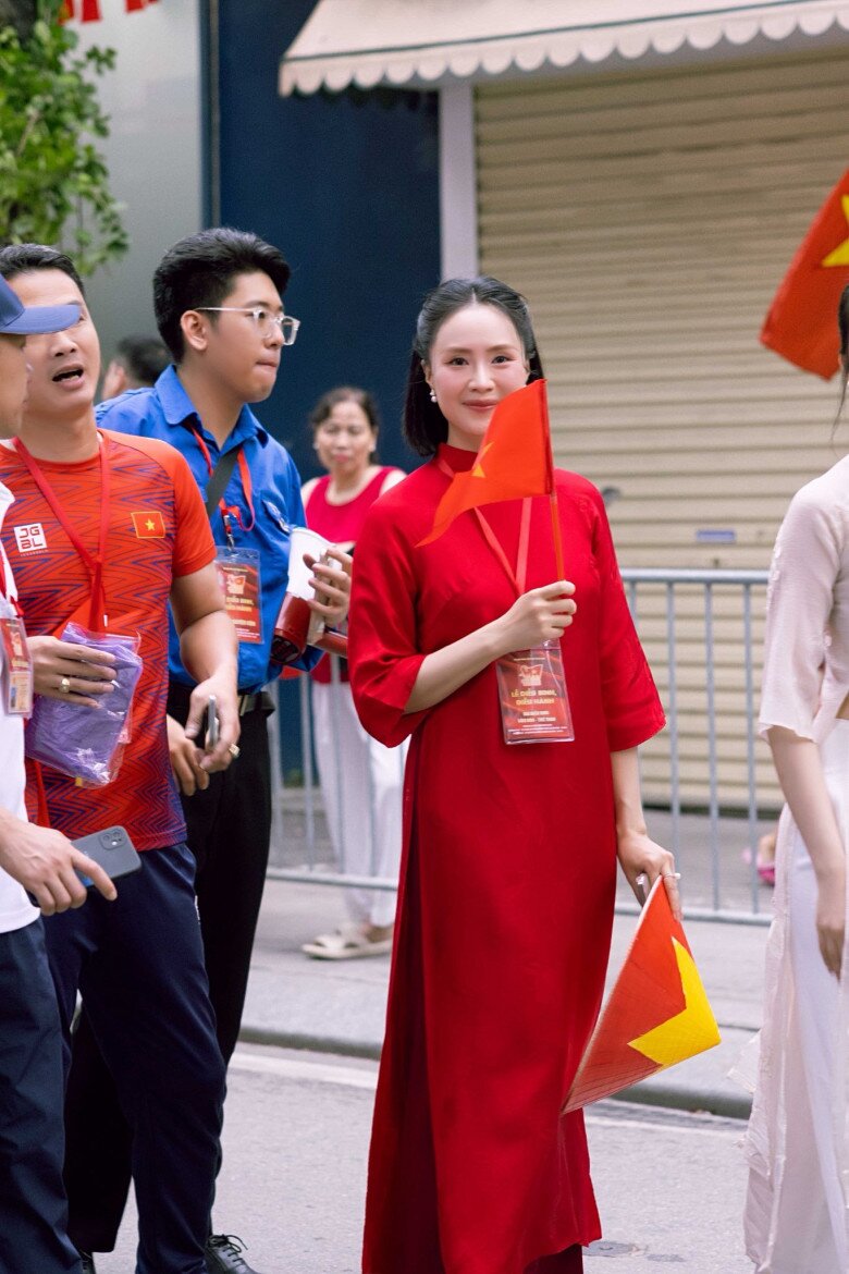 Xuất hiện mỹ nhân VTV U45 trẻ như "lão hoá ngược" trong buổi tổng hợp luyện lần 2, nhiều năm mê ăn một món để "chống già" - 4