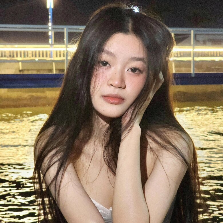 Nhan sắc đời thường mộc mạc của 4 Á hậu Miss Grand Vietnam 2025: Người bị chê quá &#34;lành&#34;, nữ bác sĩ body bốc lửa khó cưỡng - 26