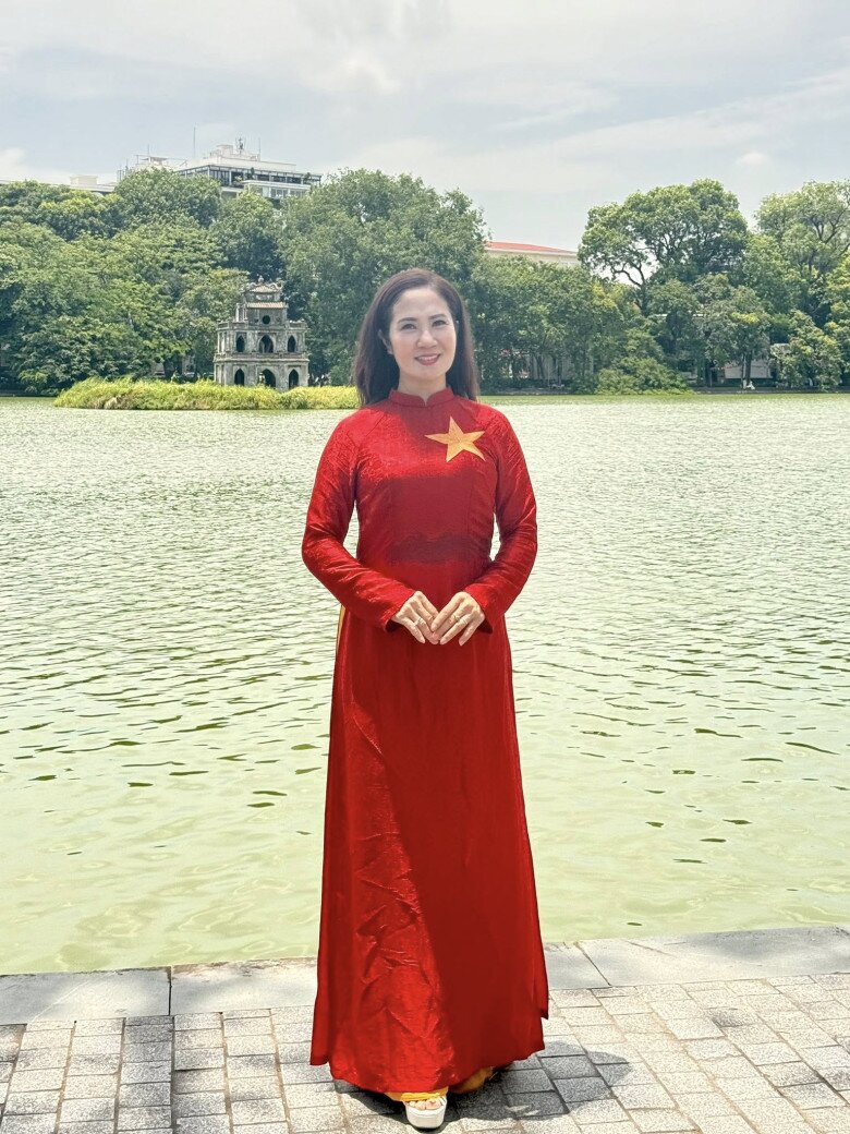 Chưa đến Tết, áo dài đỏ đã chiếm sóng MXH, hội mỹ nhân Việt tuổi nào cũng nhiệt tình khoe sắc mừng Quốc khánh - 12