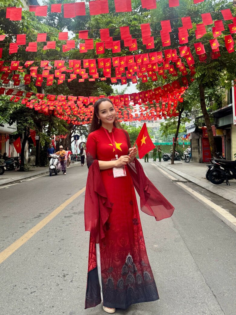 Chưa đến Tết, áo dài đỏ đã chiếm sóng MXH, hội mỹ nhân Việt tuổi nào cũng nhiệt tình khoe sắc mừng Quốc khánh - 11