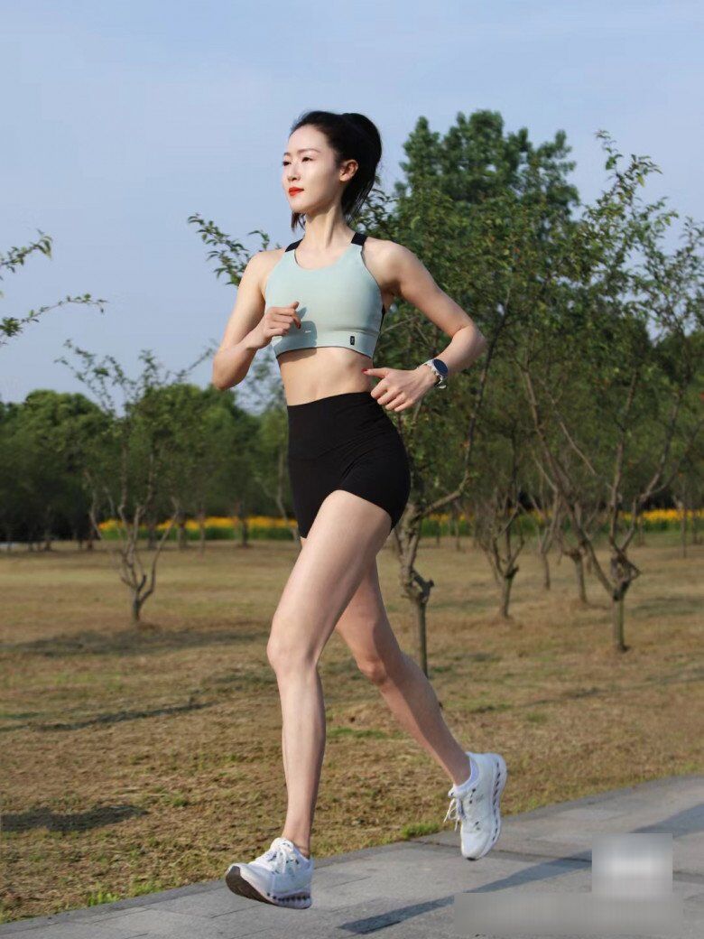 Chạy nhanh hay chạy chậm giúp trẻ lâu hơn? Chạy kiểu này giúp chị em trẻ hơn bạn bè ít nhất 5 tuổi - 3