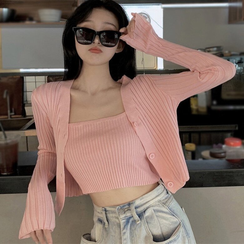 Chọn áo khoác đầu thu: 4 kiểu dáng giúp phụ nữ 30+ mặc đẹp và “hack tuổi” cực đỉnh - 13