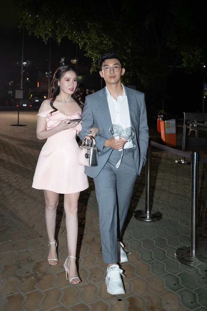 Nữ giảng viên nhiều sổ đỏ nhất Vbiz, mỗi lần bên chồng đều xách túi hiệu không trùng lặp nhưng có 1 điểm chung chuẩn dâu hào môn - 11
