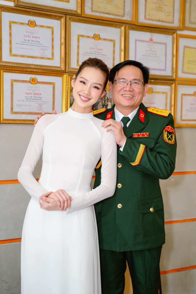 Hoa hậu cao gần 1m90 tham gia Tổng duyệt A80 có bố Đại tá, mẹ làm bác sĩ, là nàng hậu Việt duy nhất làm được điều này - 10