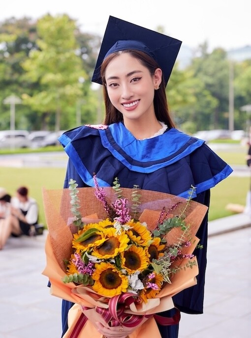 Hai nàng hậu Việt chỉ mặc áo phông, quần jeans đi sơ duyệt A80 vẫn đẹp tỏa sáng, hút mọi ánh nhìn - 11