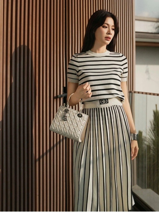 Mặc áo len mùa thu thế nào để trông sang? Chị em lương 5 triệu học cách phối của blogger thời trang hóa thành con nhà giàu - 10