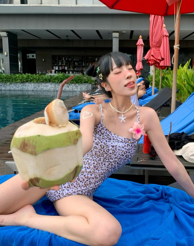Mặc đồ bơi thế nào để che khuyết điểm mà vẫn nổi bật? 7 gợi ý outfit giúp bạn &#34;hack dáng&#34; cực đỉnh mùa hè này - 7