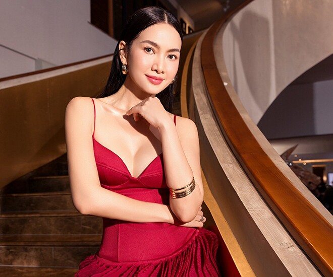 &#34;Mẹ chồng&#34; U45 vẫn có body nhiều thiếu nữ chào thua, diện toàn áo ngắn cỡ gang tay khiến dân mạng sợ lộ hàng - 1