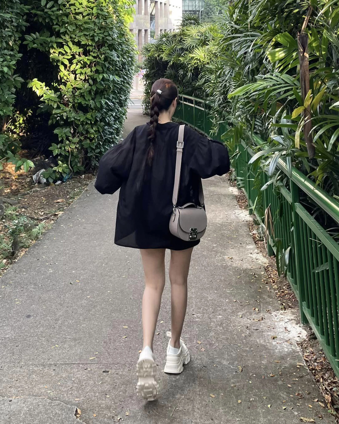 Nữ giảng viên nhiều sổ đỏ nhất Vbiz, mỗi lần bên chồng đều xách túi hiệu không trùng lặp nhưng có 1 điểm chung chuẩn dâu hào môn - 7