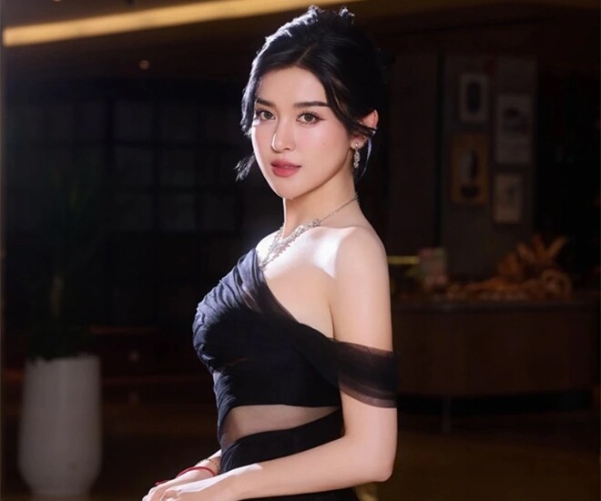 Mỹ nhân ngủ gật triệu like, từng được báo Trung khen là &#34;quốc bảo Việt Nam&#34; có gu ăn mặc toát &#34;mùi tiền&#34; - 1