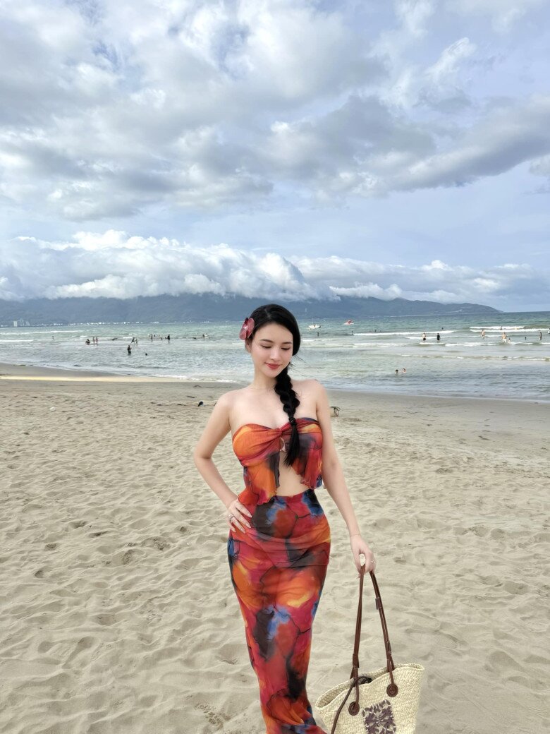 Mỹ nhân sinh năm 1999 từng bị Việt Anh &#34;phũ&#34; tình cảm, diện bikini nhỏ xíu như sắp rơi, đời thường kín đáo vẫn hút mắt - 7