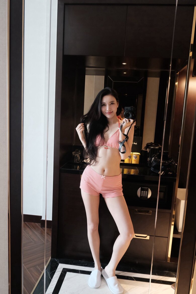 Mỹ nhân sinh năm 1999 từng bị Việt Anh &#34;phũ&#34; tình cảm, diện bikini nhỏ xíu như sắp rơi, đời thường kín đáo vẫn hút mắt - 9