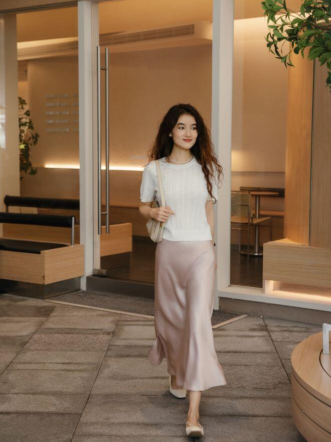 Nếu chỉ được chọn 1 chiếc váy để mặc suốt mùa hè, tôi sẽ chọn ngay kiểu váy “tinh hoa hội tụ” vừa sang vừa mát lại tôn dáng - 13