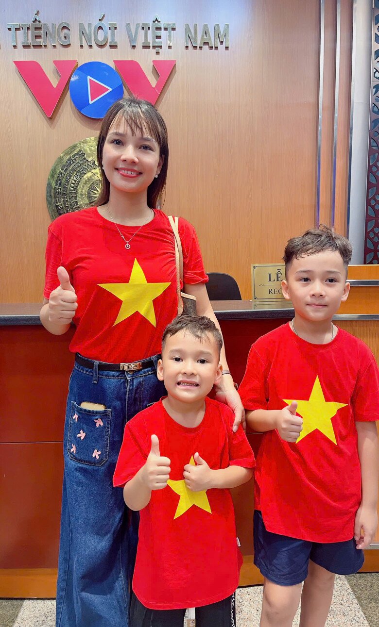 Người người xếp hàng cả ngày để được &#34;ngược thời gian&#34; trở về thời khắc thiêng liêng của đất nước - 8