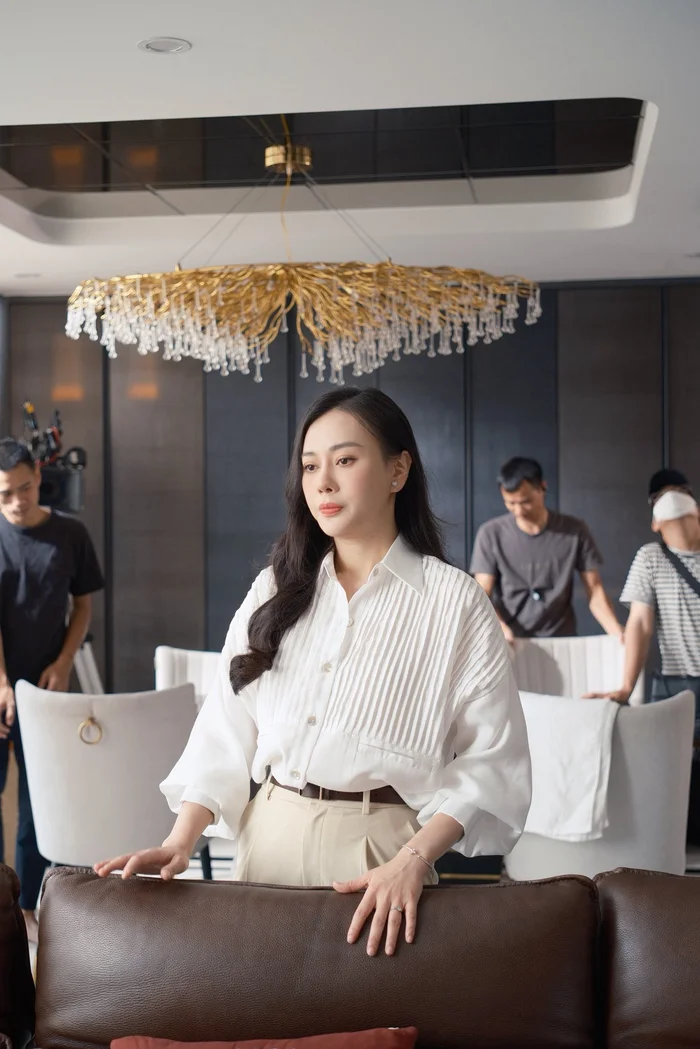 Phương Oanh tái xuất ăn mặc sang chảnh tràn màn hình, khác xa hình ảnh gái quê ngày xưa - 8