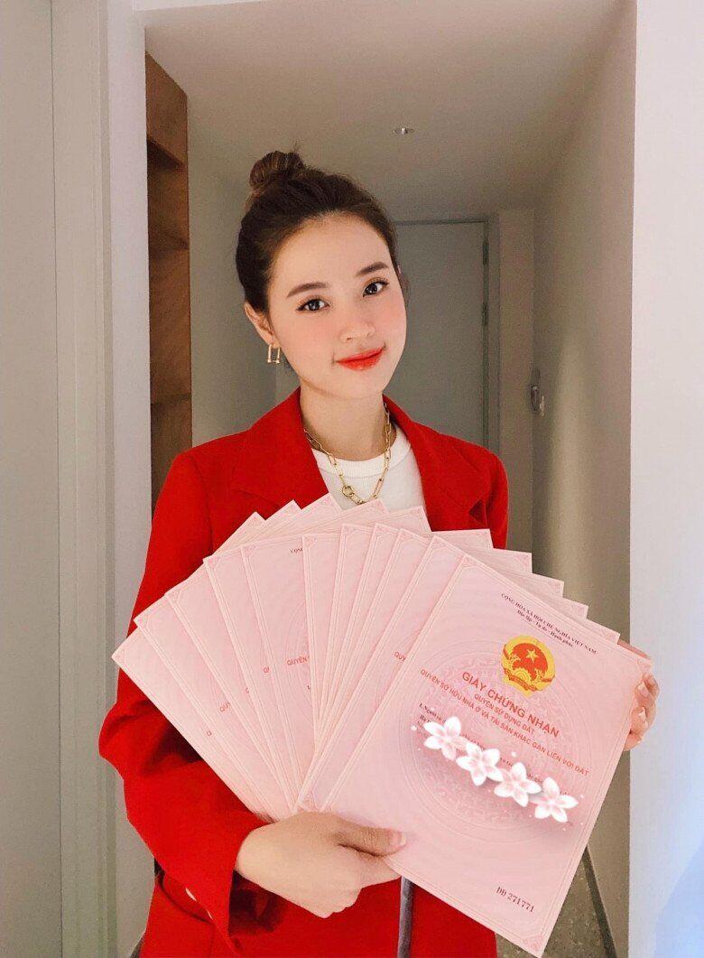 Nữ giảng viên nhiều sổ đỏ nhất Vbiz, mỗi lần bên chồng đều xách túi hiệu không trùng lặp nhưng có 1 điểm chung chuẩn dâu hào môn - 1