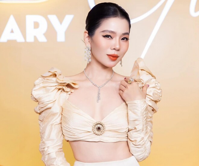 &#34;Nữ hoàng phòng trà&#34; có nhà dải từ Nam ra Bắc với kho đồ hiệu tiền tỷ nhưng chỉ ưu ái duy nhất một mẫu túi xách - 1