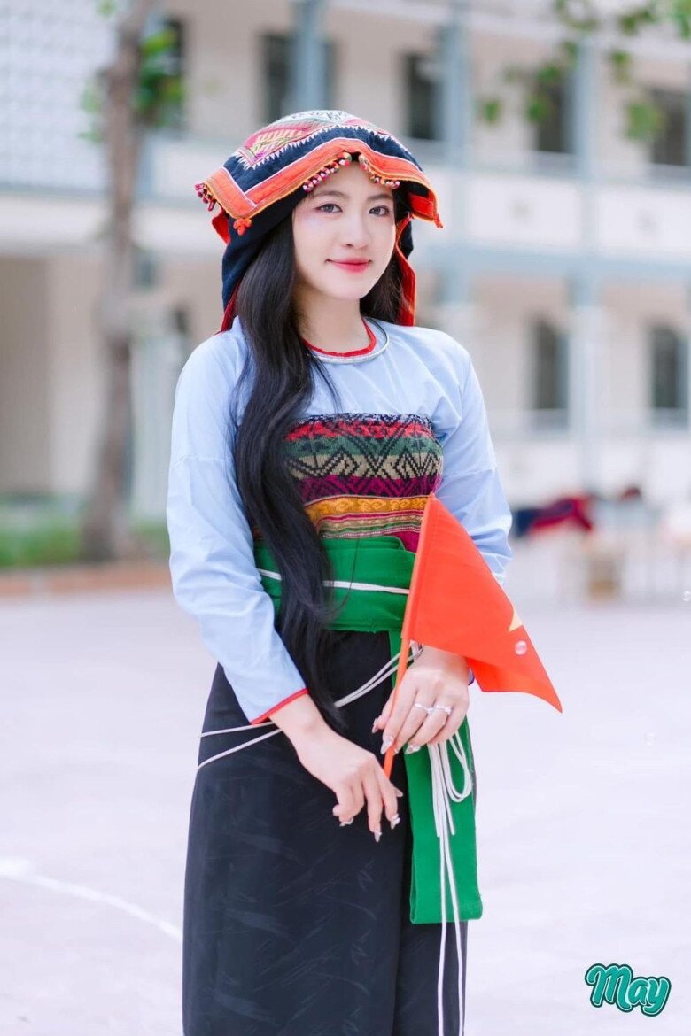Nữ sinh dân tộc Thái gây “bão” mạng với vẻ đẹp trong trẻo như nàng thơ, là thủ khoa khối C00 - 4