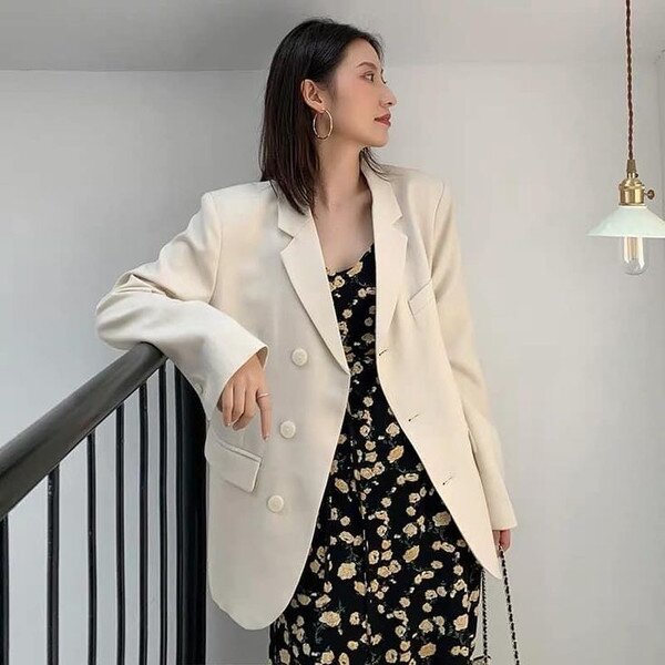Phụ nữ tuổi nào cũng không nên bỏ qua công thức &#34;1 váy - 1 áo&#34;, xuống phố ngày thu thành tâm điểm giữa đám đông - 9