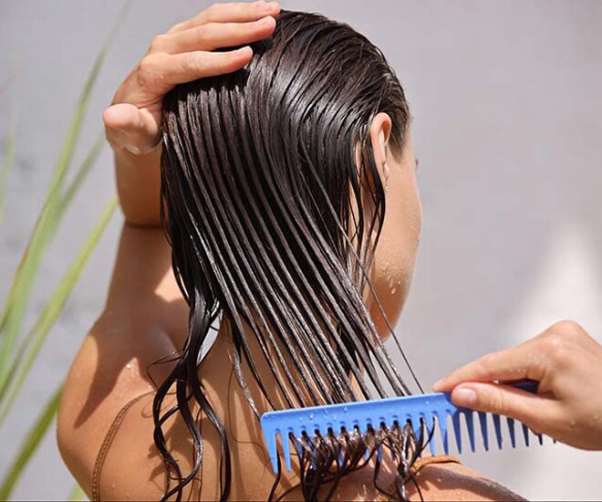 Sau khi gội đầu, đây là 4 thói quen tai hại làm tóc rụng triền miên khiến hội chị em &#34;hói dần đều&#34; mà không hay biết - 1