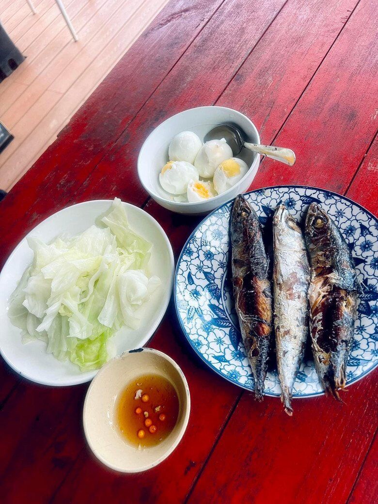 Soi bữa cơm đạm bạc của vợ đạo diễn nghìn tỷ, thấy ngay 3 thực phẩm &#34;vàng&#34; ít calo, giúp giảm cân đều đều - 2