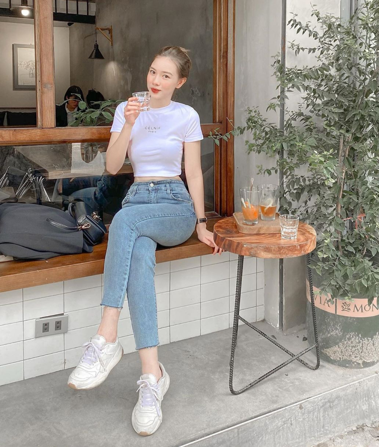 Thời tiết nóng bức cũng đừng mặc đồ như nội y ra phố, diện ngay 4 công thức vừa mát vừa sang cho mùa nóng - 2