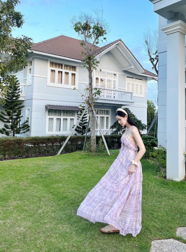 &#34;Tiên nữ Đăknia&#34; một thời mặc yếm táo bạo gây tranh cãi, nay về quê bán bún mặc đồ bộ giá rẻ khó nhận ra - 5