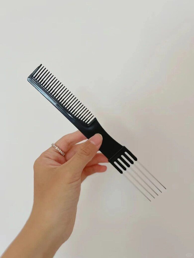 Tóc xẹp lép và thưa thớt, chị em dùng 3 cách này tóc bồng bềnh tức thì, trông dày đẹp như dòng suối - 1