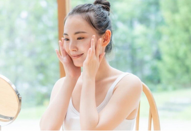 Vì sao phụ nữ Nhật phải dùng 2 lần sữa rửa mặt? 5 thói quen hàng ngày giúp họ có làn da đẹp đến gìa - 6