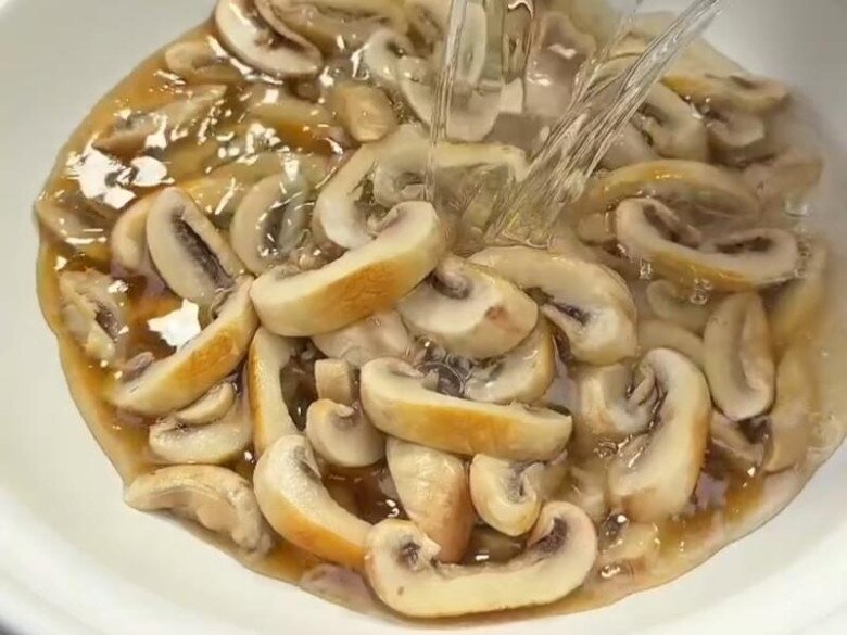 Thứ này là rau nhưng giàu đạm lẫn canxi, có thể ngừa ung thư, đem nấu canh cực ngon mát, thanh đạm - 5