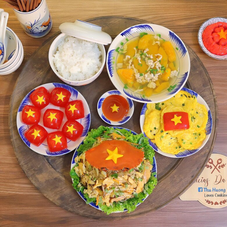 Những mâm cơm, chiếc bánh yêu nước của &#34;khối mẹ đảm&#34; rực rỡ dịp Quốc khánh 2-9 - 5