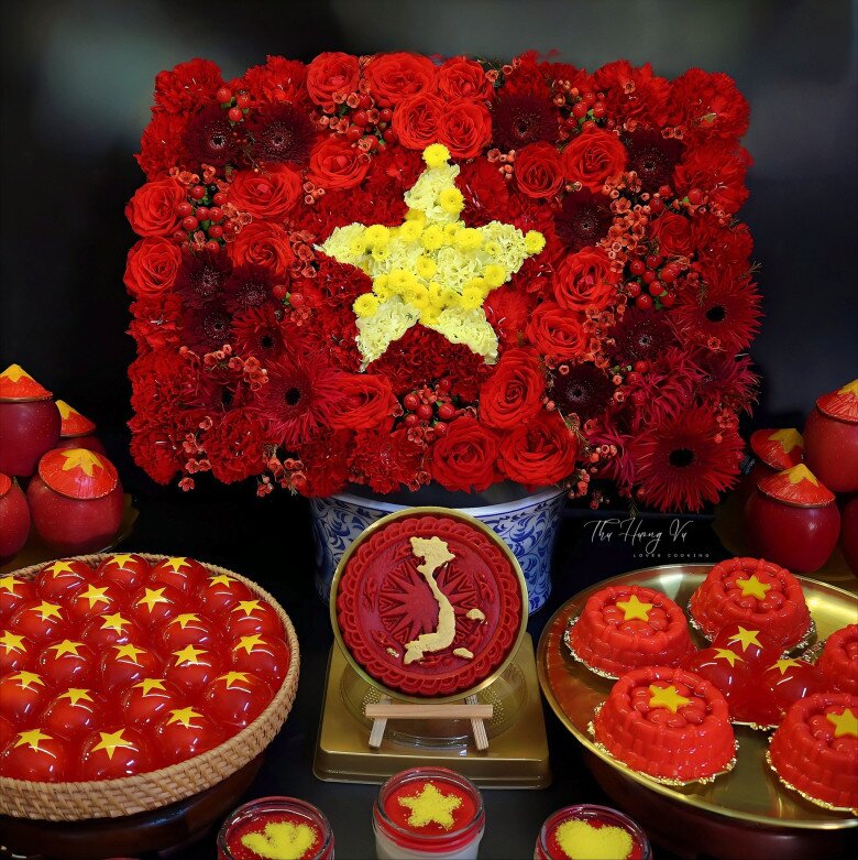 Những mâm cơm, chiếc bánh yêu nước của &#34;khối mẹ đảm&#34; rực rỡ dịp Quốc khánh 2-9 - 3