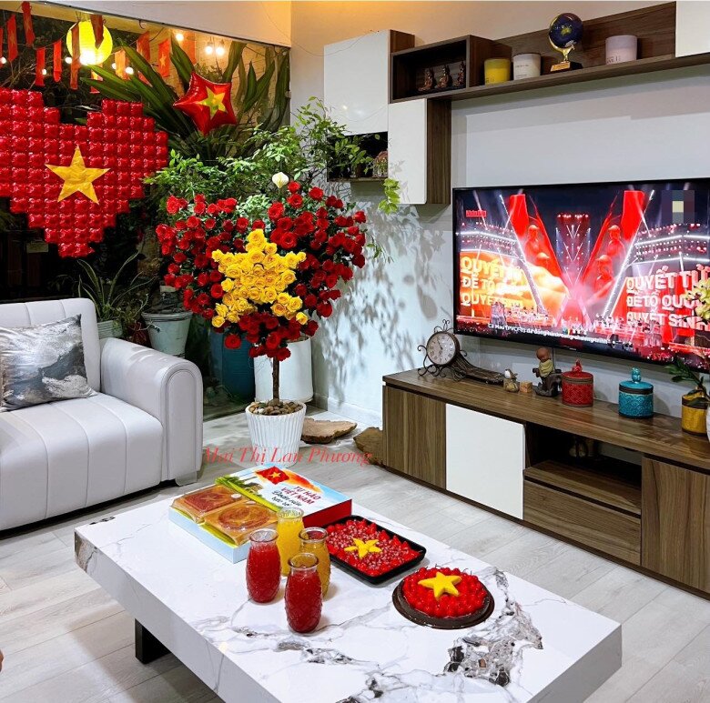Những mâm cơm, chiếc bánh yêu nước của &#34;khối mẹ đảm&#34; rực rỡ dịp Quốc khánh 2-9 - 11