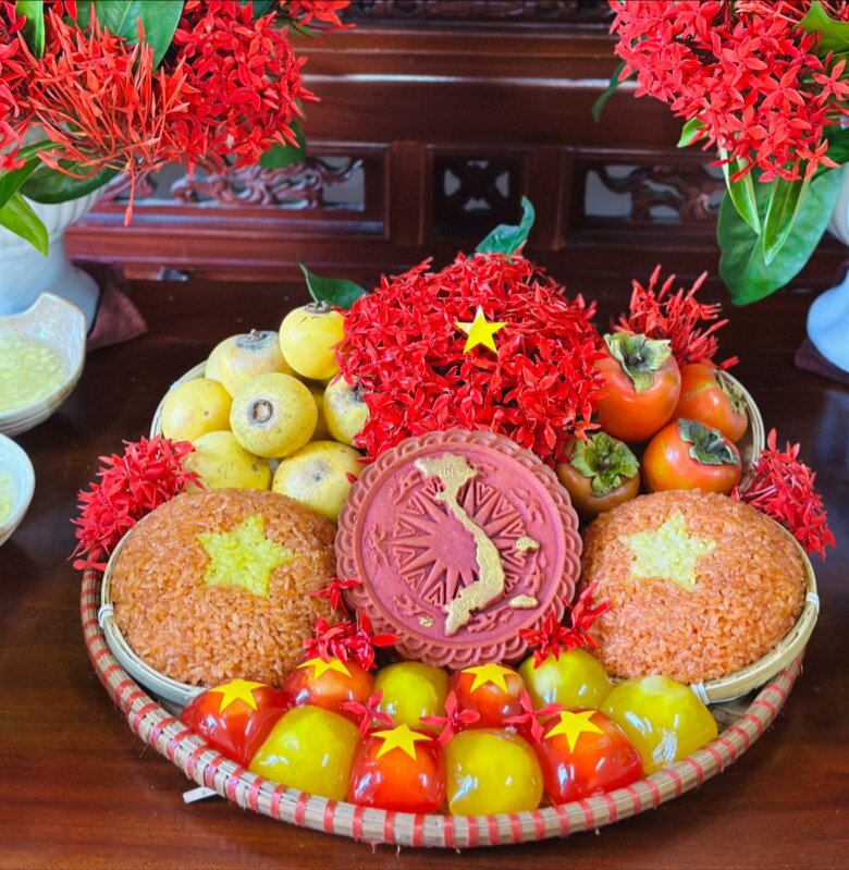 Những mâm cơm, chiếc bánh yêu nước của &#34;khối mẹ đảm&#34; rực rỡ dịp Quốc khánh 2-9 - 7