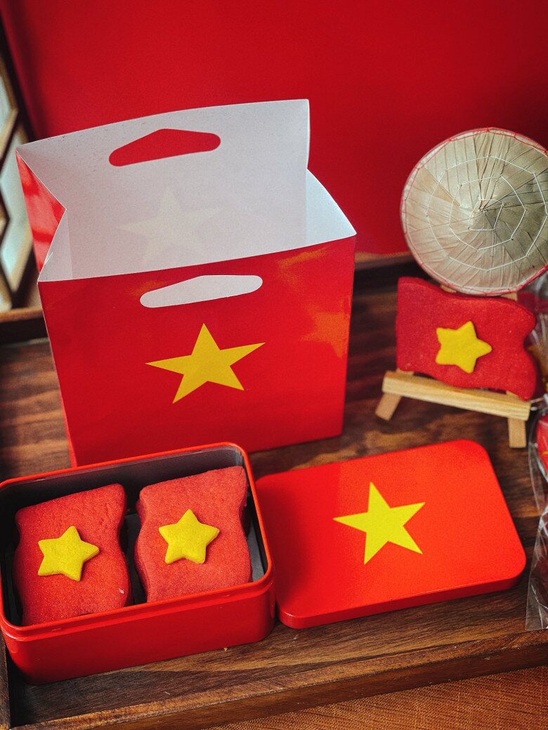 Những mâm cơm, chiếc bánh yêu nước của &#34;khối mẹ đảm&#34; rực rỡ dịp Quốc khánh 2-9 - 12