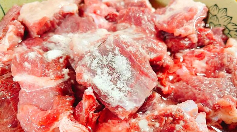 Hầm sườn người thì chần nước, người thì hầm trực tiếp, đầu bếp nói: &#34;Cả hai đều sai, đây mới là cách đúng&#34; - 2