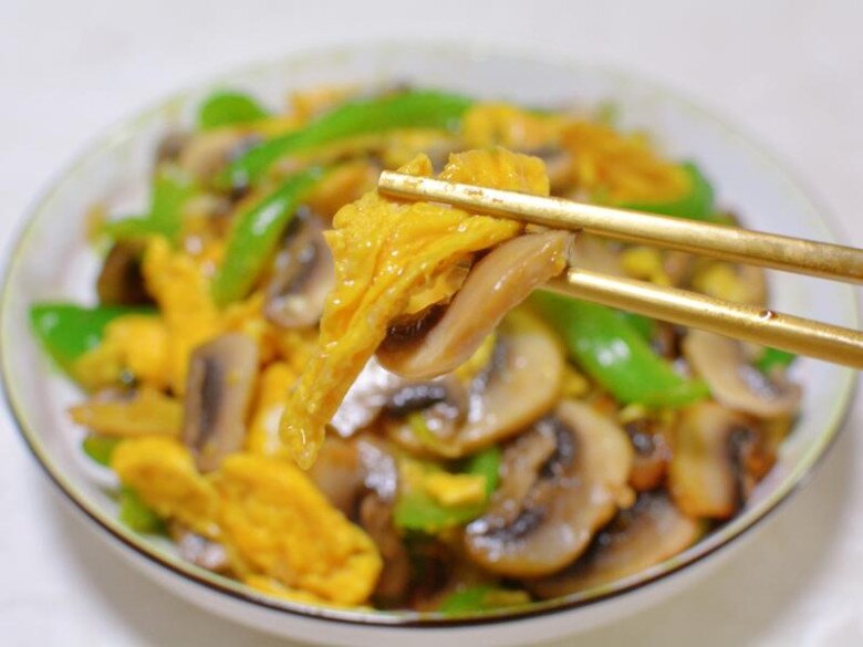 Loại rau tròn xoe có nhiều thành phần dinh dưỡng vàng, tốt cho người viêm phế quản, xào với trứng cực ngon - 10