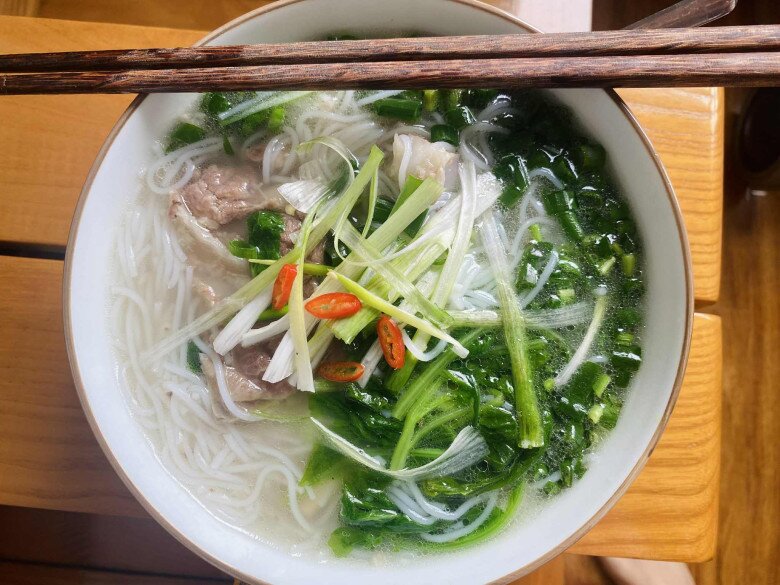 Nấu mì, đợi nước sôi mới cho vào là sai, chỉ cần nhớ làm 3 điều này đảm bảo mì dai ngon không dính - 3