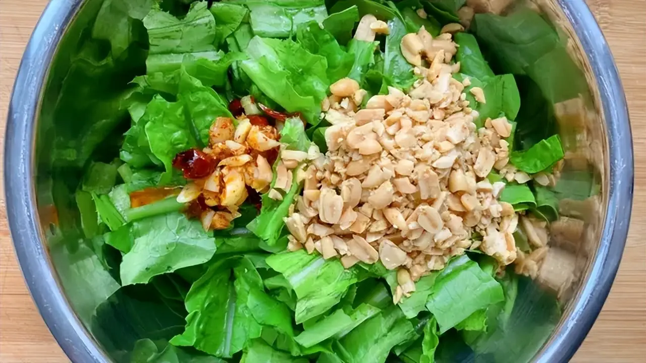 Rất nhiều người bỏ qua loại rau này, hàm lượng canxi cực cao, còn tốt hơn cả tôm khô, đem trộn gỏi cực ngon mát - 4
