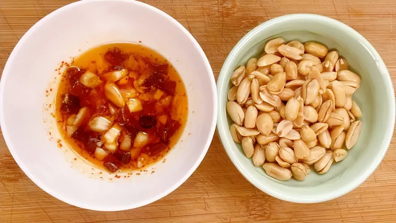 Rất nhiều người bỏ qua loại rau này, hàm lượng canxi cực cao, còn tốt hơn cả tôm khô, đem trộn gỏi cực ngon mát - 3