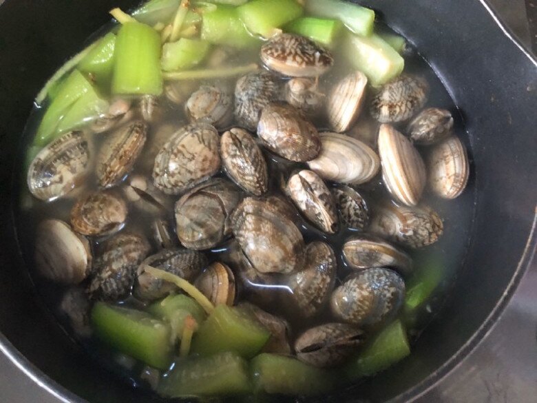 Rẻ như cho nhưng siêu giàu canxi, thứ này đem nấu với mướp được món ngọt ngon, cả nhà ăn hết sạch - 6