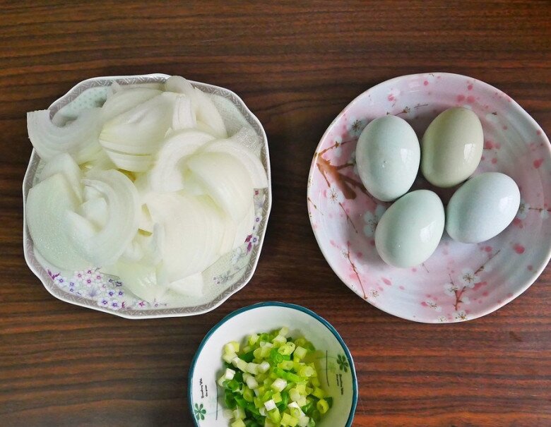 Trứng xào củ này vừa ngon lại rẻ tiền nhưng giúp chị em giảm cân, còn đặc biệt trôi cơm - 1