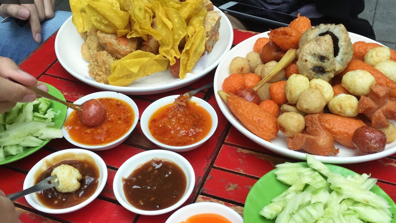 5 quán cá viên chiên ngon nhất Sài Gòn, tín đồ ăn vặt nào cũng biết, giờ cao điểm là phải xếp hàng   - 2