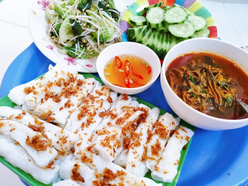 Về Nghệ An thưởng thức bánh mướt, người sành ăn phải chọn topping bò hầm hoặc xáo lòng mới chuẩn vị - 4