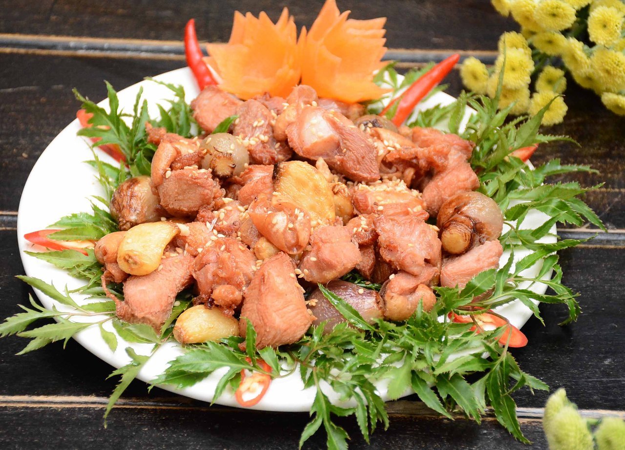 Món ngon là đặc sản Mộc Châu trứ danh, nhìn dân dã mà chế biến cầu kỳ, phải biết cách ăn mới chuẩn vị  - 1