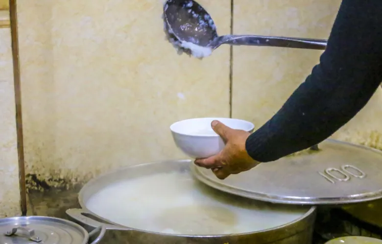 Món cháo “độc dược” nhưng rất tốt cho sức khỏe chỉ có ở Tuyên Quang, chế biến gần 9 tiếng mới ra lò - 3