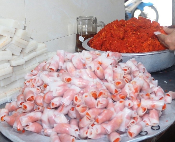 Món chả tôm dùng bánh phở để cuốn, đặc sản chỉ có ở Thanh Hóa, phải biết cách chế biến mới ngon - 2