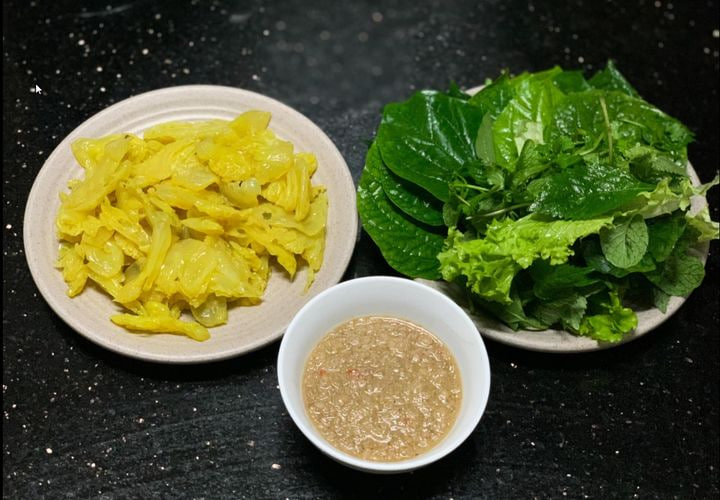 Món sứa đặc sản Thanh Hóa hút khách nhờ loại nước chấm tên gọi lạ, chỉ 50.000 đồng tha hồ thưởng thức  - 1