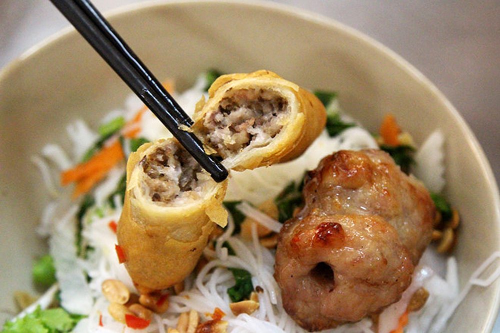 Có gì trong món chả giò miền Nam gây chú ý trên bản đồ ẩm thực thế giới? Biểu tượng cho sự sum vầy và gắn kết - 2